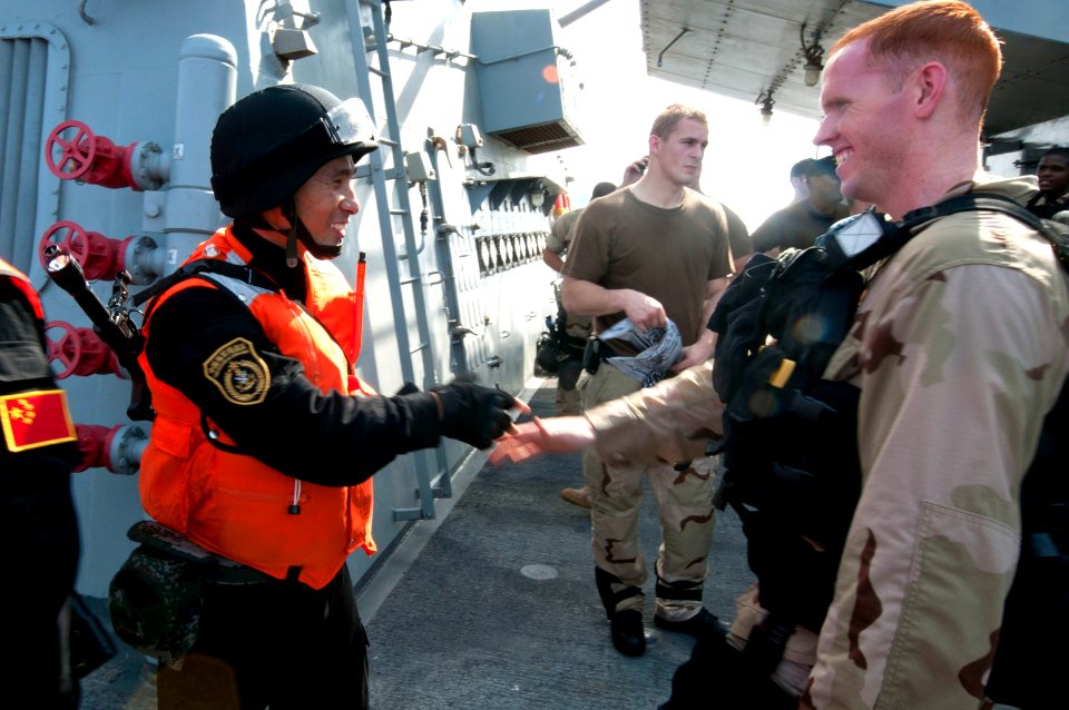 Chinese boarding party on a joint exercise -b