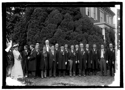 Chinese businessmen, Del. at Bryans LCCN2016821400