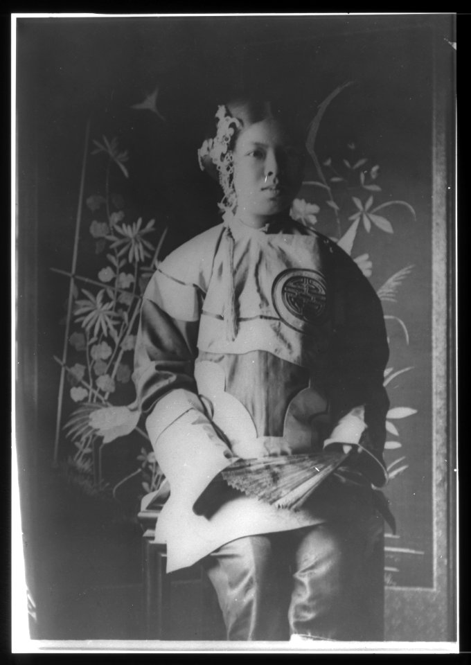 Chinese girl, Chinatown, San Francisco LOC agc.7a55076