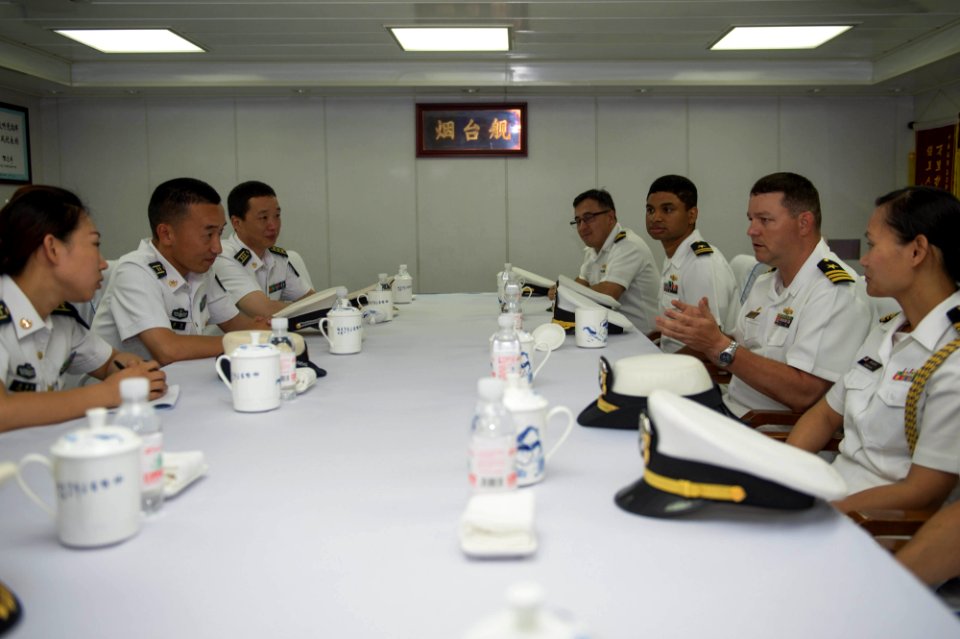 Chinese naval leadership tour USS Stethem 150728-N-UF697-608