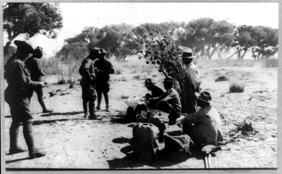 Chinese peddlers about U.S. army camp, Casas Grandes, Mexico. Mexican-US campaign after Villa, 1916 LCCN92520590
