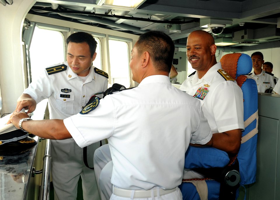 Chinese navy visit 151213-N-ZK021-007