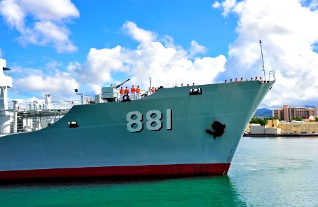 Chinese ships arrive in Pearl Harbor 130906-N-WF272-144