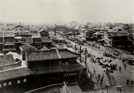 Chinesischer Photograph um 1865 - Ha-ta-men Straße, vom Ha-ta Tor auf der Ostseite der Südmauer von Peking (Zeno Fotografie)