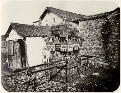 Chinesischer Photograph um 1875 - Sedanischer zeremonieller Stuhl (Zeno Fotografie)