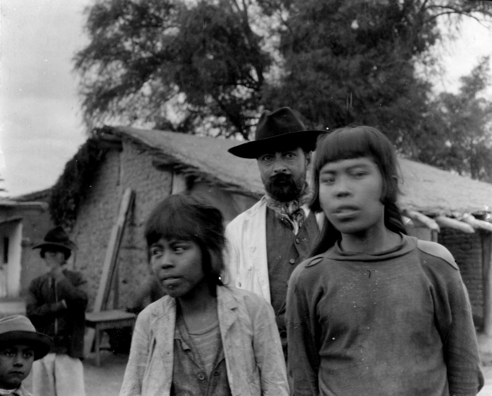 Chiriguano-indianer på fabriksområdet. Sockerfabriken Esperanza, norra Argentina. Sydamerika - SMVK - 004940