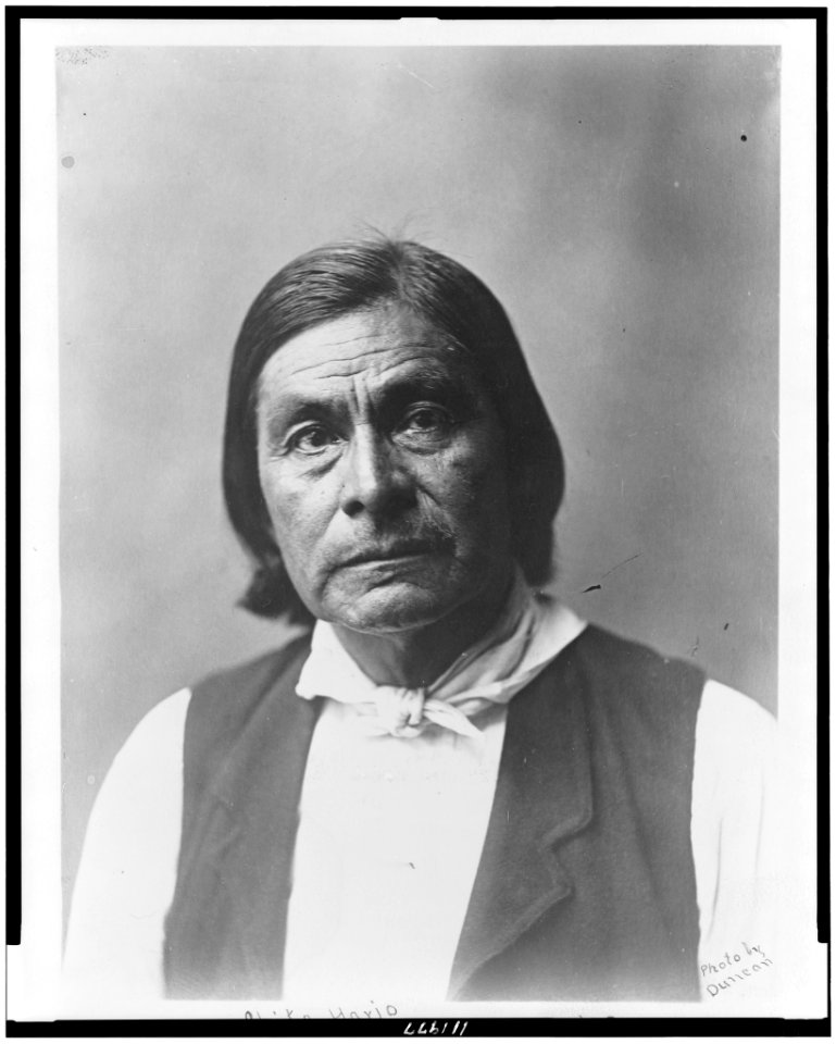 Chitto Harjo or Crazy Snake, head-and-shoulders portrait, facing front) - photo by Duncan LCCN94511526