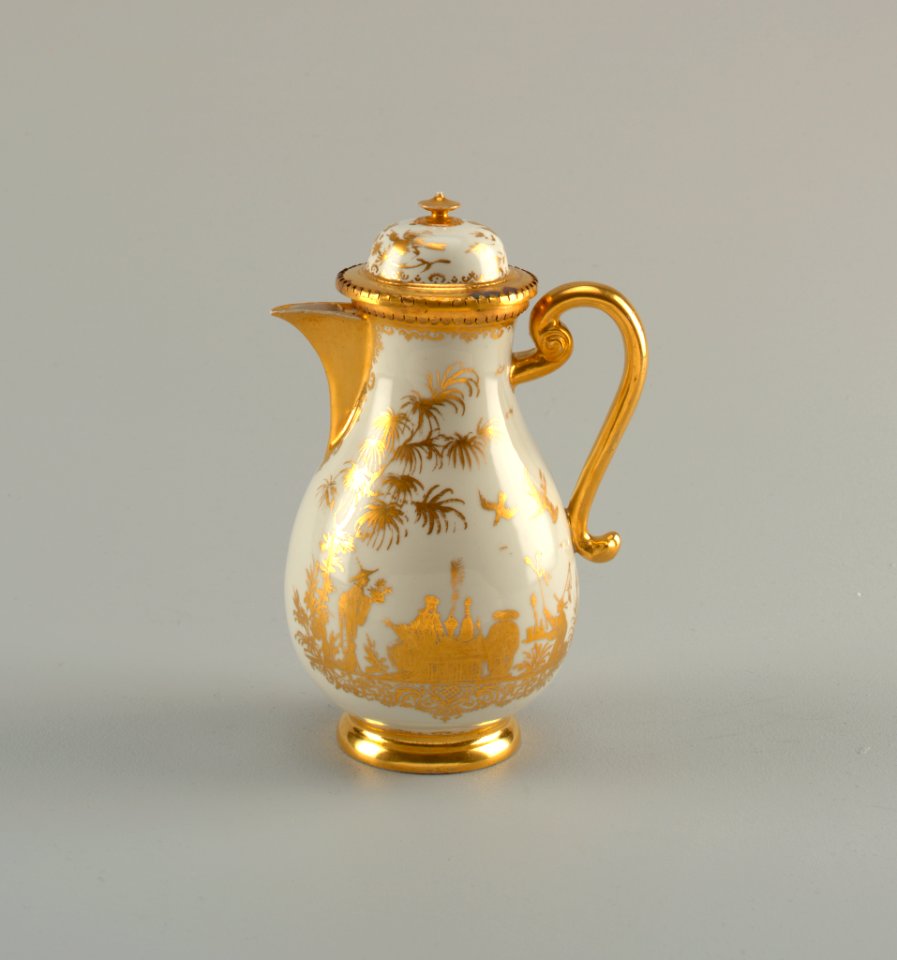 Chocolate Pot And Lid (Germany), ca. 1735 (CH 18350521)
