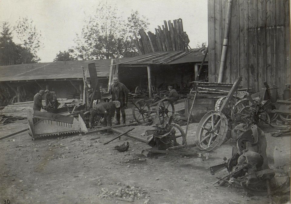 Cholm, Kraftwagenwerkstätte 22 (Abtlg.f.Landwirtschaftliche Maschinen.) (BildID 15676552)