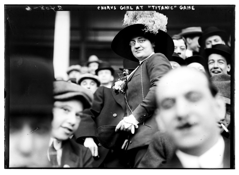 Chorus girl at TITANIC game LCCN2014690450