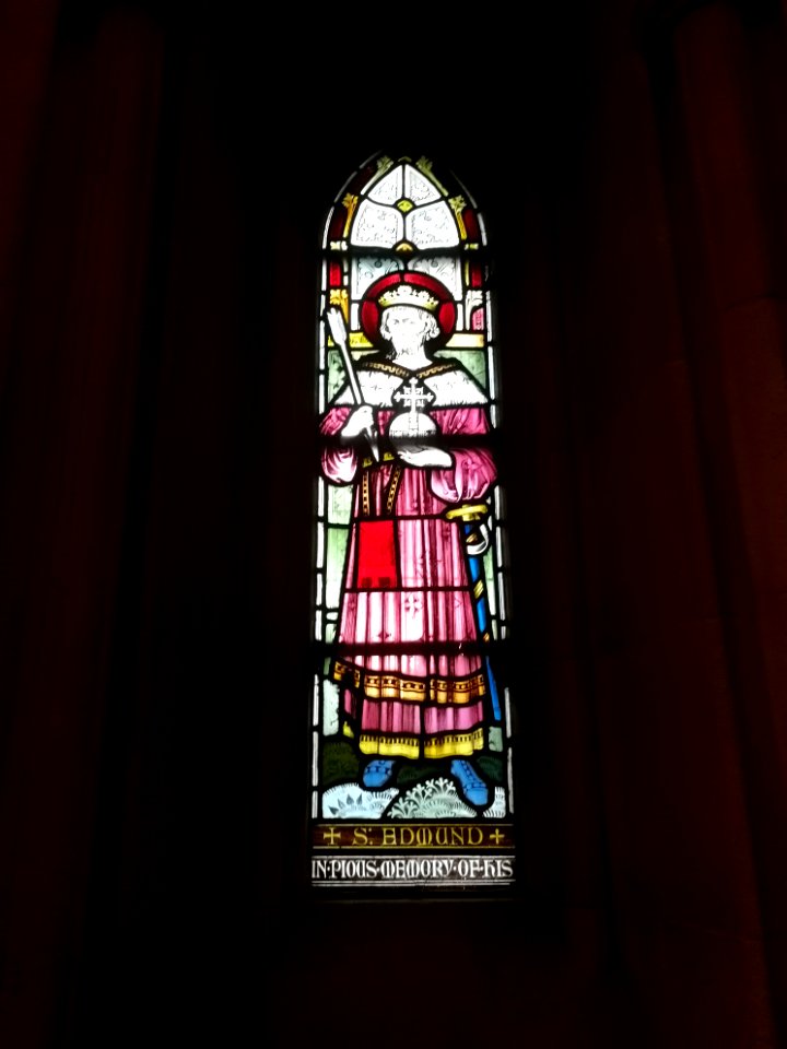 Christchurch cathedral Dublin - Baptistery stained glass (St Edmund)