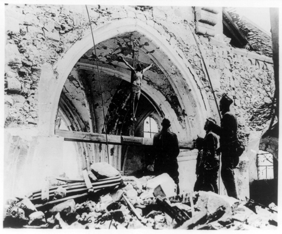 Church ruined by shell fire but crucifix untouched. Lucy, France. LCCN2016653555