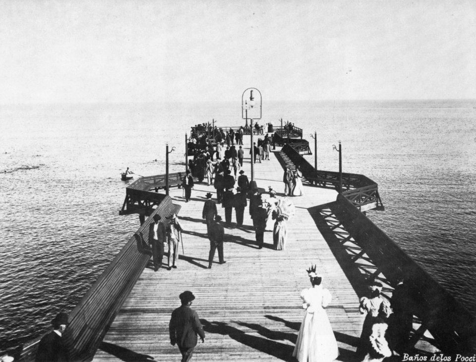 Chute and Brooks - Der Pier von Paccitos am La Plata (Zeno Fotografie)