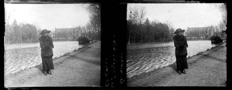 Châlons canal. Melle Marguerite Mathon. Cathédrale. - Fonds Berthelé - 49Fi1003