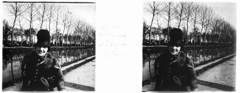 Châlons. Bord du canal. Mlle Raymonde Robain - Fonds Berthelé - 49Fi436