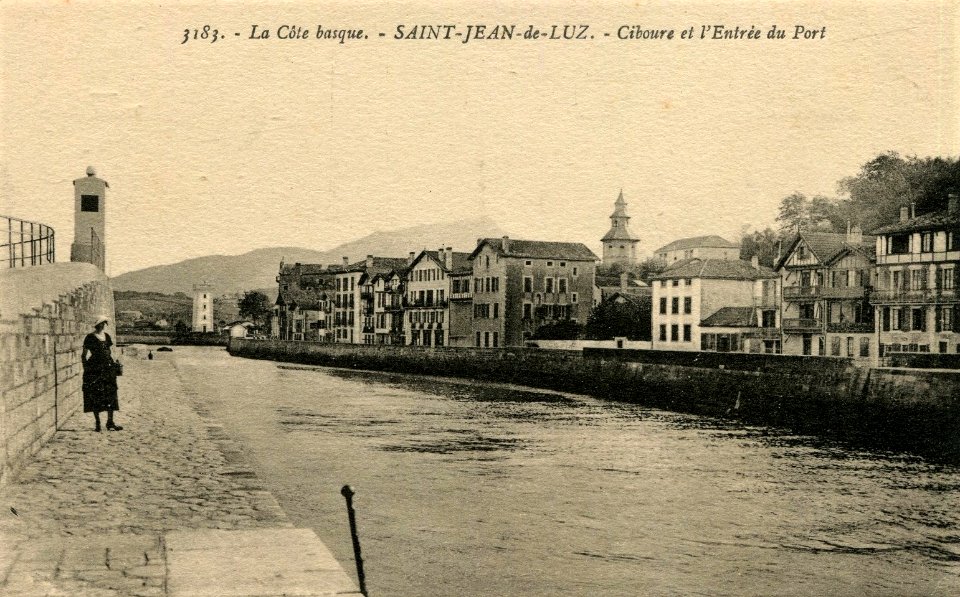 Ciboure - Entrée du port 1