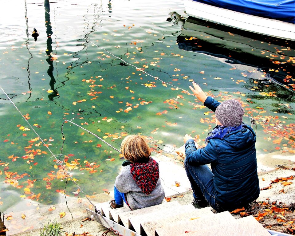 Marina relax conversation