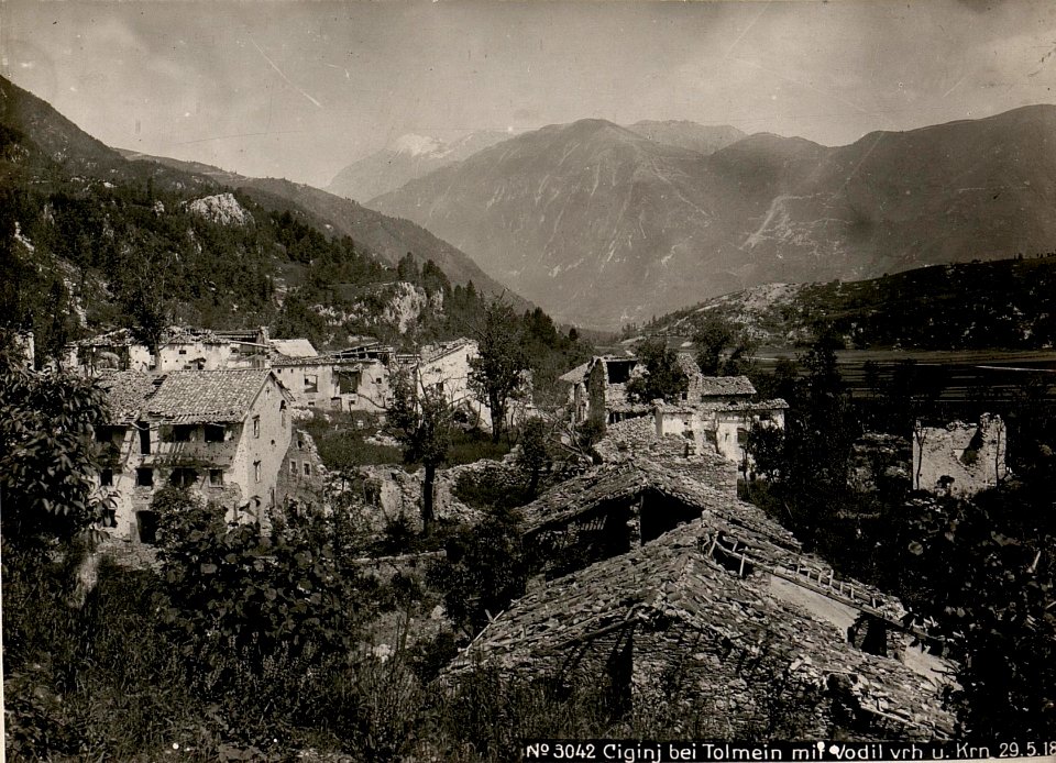 Ciginj bei Tolmein mit Vodil vrh u. Krn. 29.5.18. (BildID 15618930)