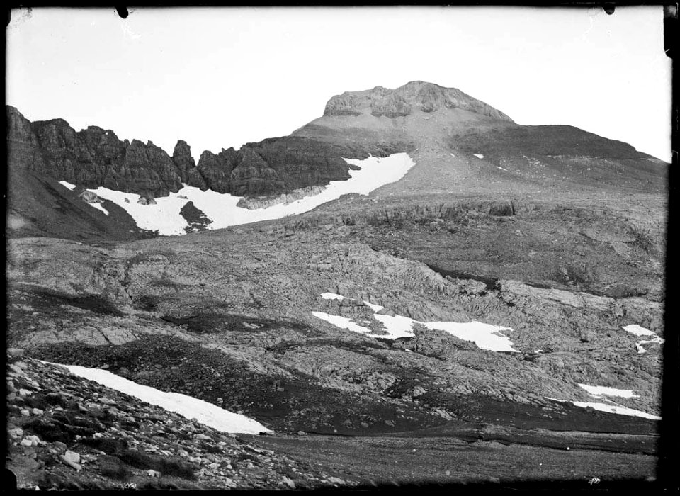 Cim de la Peña Collarada des de Los Campaniles