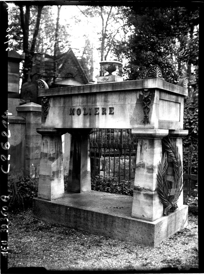 Cimetière du Père Lachaise - la tombe de Molière (Btv1b9026294g f1)