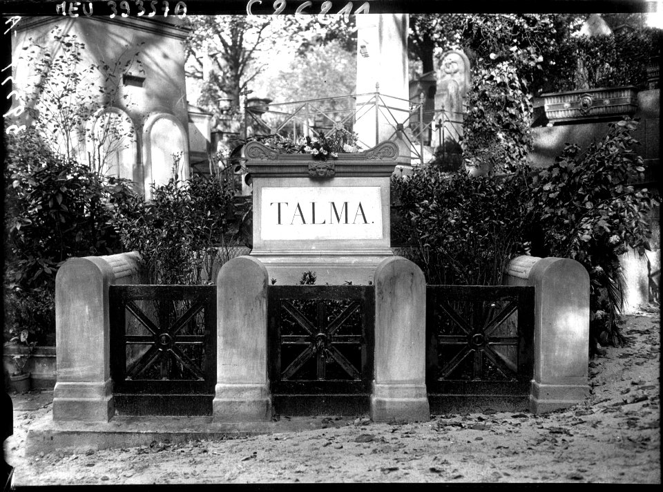 Cimetière du Père Lachaise - la tombe de Talma (Btv1b9026287b f1)