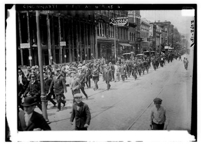 Cincinnati Streetcar Strikers LCCN2014692843