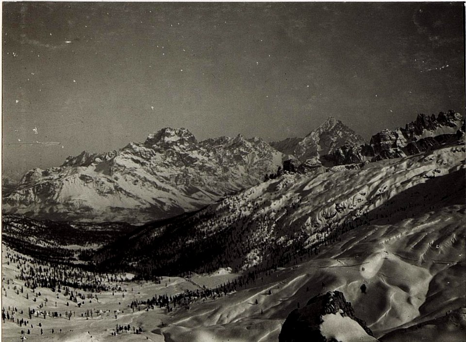 Cinque Torri, rechts im Hintergrund Monte Pore, von Sasso di Stria gesehen. (BildID 15578402)