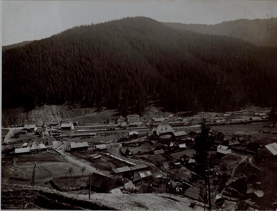 Ciotina und Bahnhof in Jakobeny (BildID 15450259)