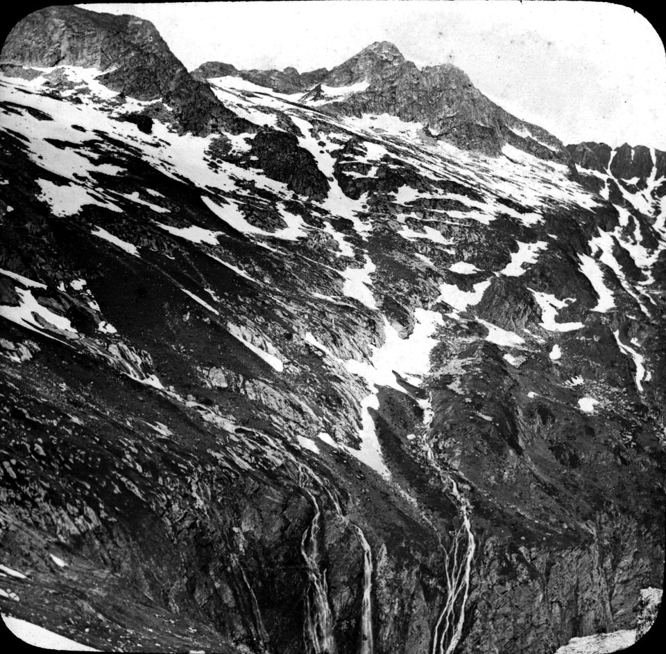 Cirque de Crabioules et pic Quaïrat, vallée du Lys