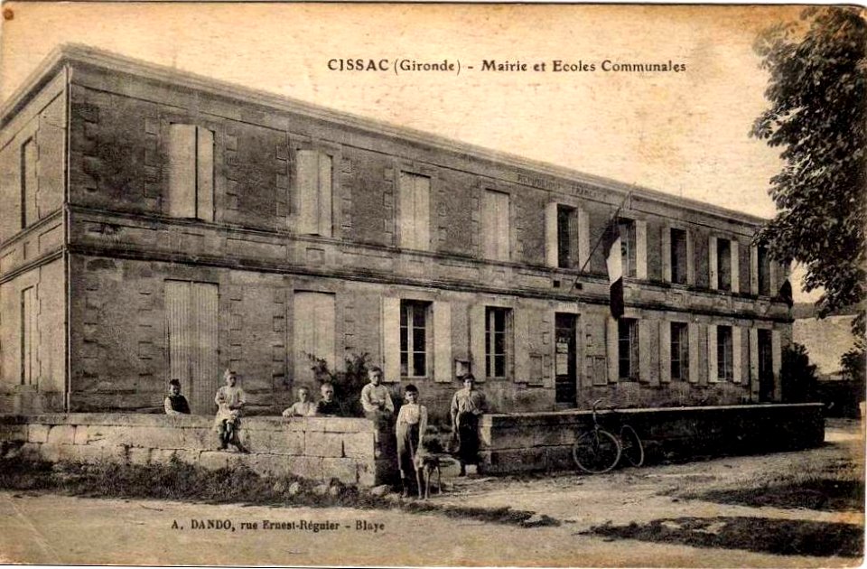 Cissac - Mairie et Ecoles