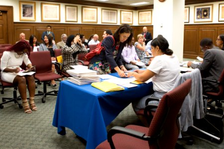 Citizenship ceremony NARA 20150917-01-009 (21333755938)