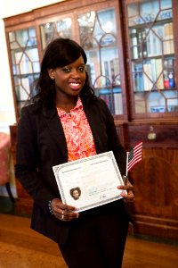 Citizenship ceremony NARA 20150917-01-148 (21495420306)