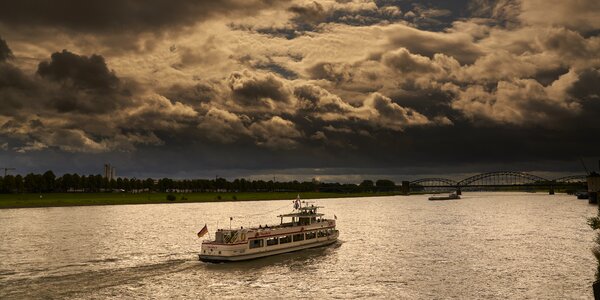 River cologne clouds