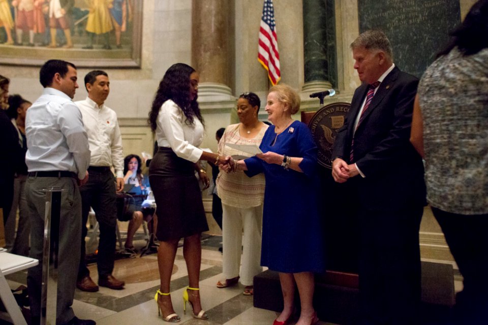 Citizenship ceremony Nara 20160914-01-117 (29468098614)