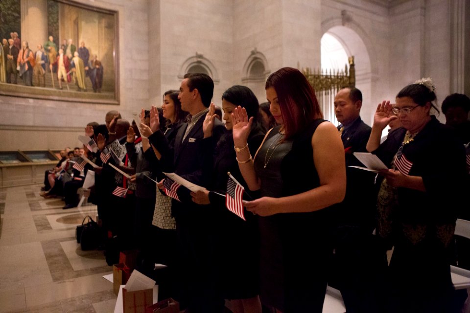 Citizenship ceremony Nara 20171211-01-069 (39163213661)