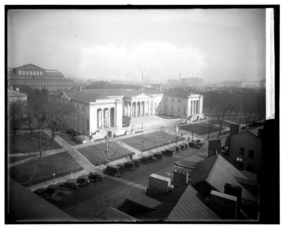 City Hall Court LCCN2016824123