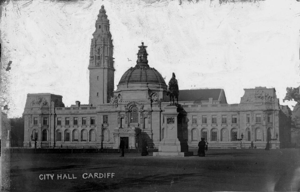 City Hall; Cardiff (4641445)