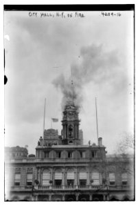 City Hall, N.Y. on fire LCCN2014704575