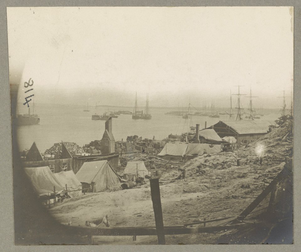 City Point, Va., view on the docks, after explosion of the ordnance barges LCCN2012649546