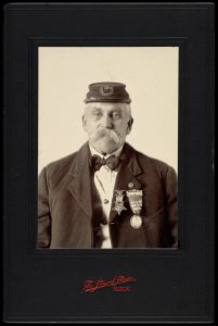 Civil war veteran Peter D. Helms) - The Strunk Studio, 730 Penn St., Reading, Pa LCCN2017659664