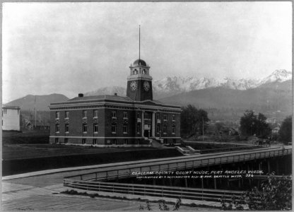 Clallam County Court House, Port Angeles, Wash. LCCN2003678268