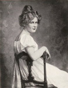 Clara Grosch - Damen-Porträt, c. 1902 photo