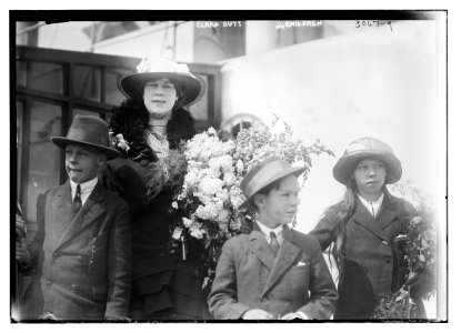 Clara Butt & children LCCN2014696063