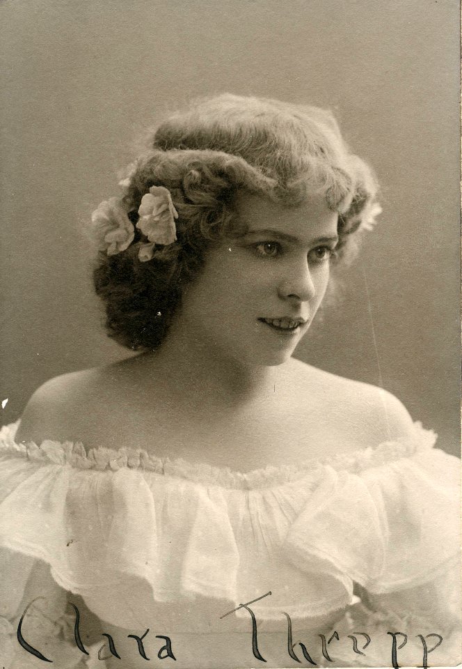 Clara Thropp, stage and vaudeville entertainer (SAYRE 10509)