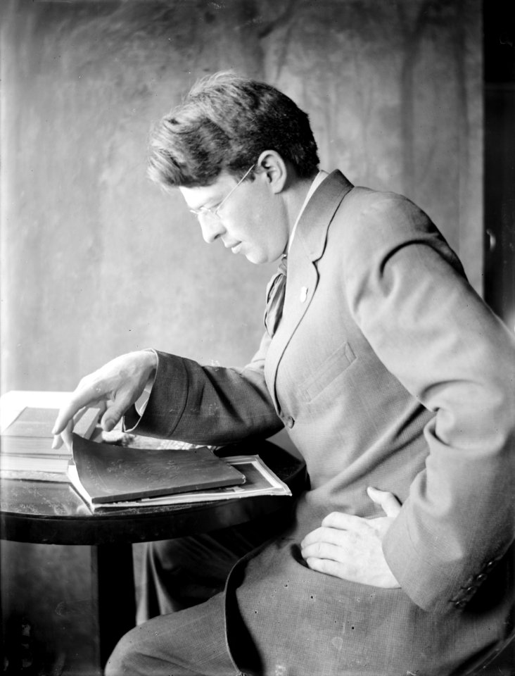 Clarence White Sr by Gertrude Käsebier (cropped)