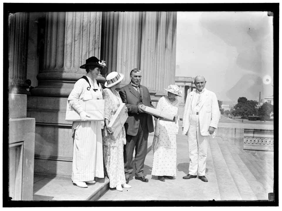 CLARK, CHAMP (JAMES BEAUCHAMP) REP. FROM MISSOURI, 1893-1895, 1897-1921. GROUP- CALLIE HOKE SMITH; GENVIEVE CLARK; JOSEPH JOHNSON; LUCY BURLESON; CHAMP CLARK LCCN2016865831