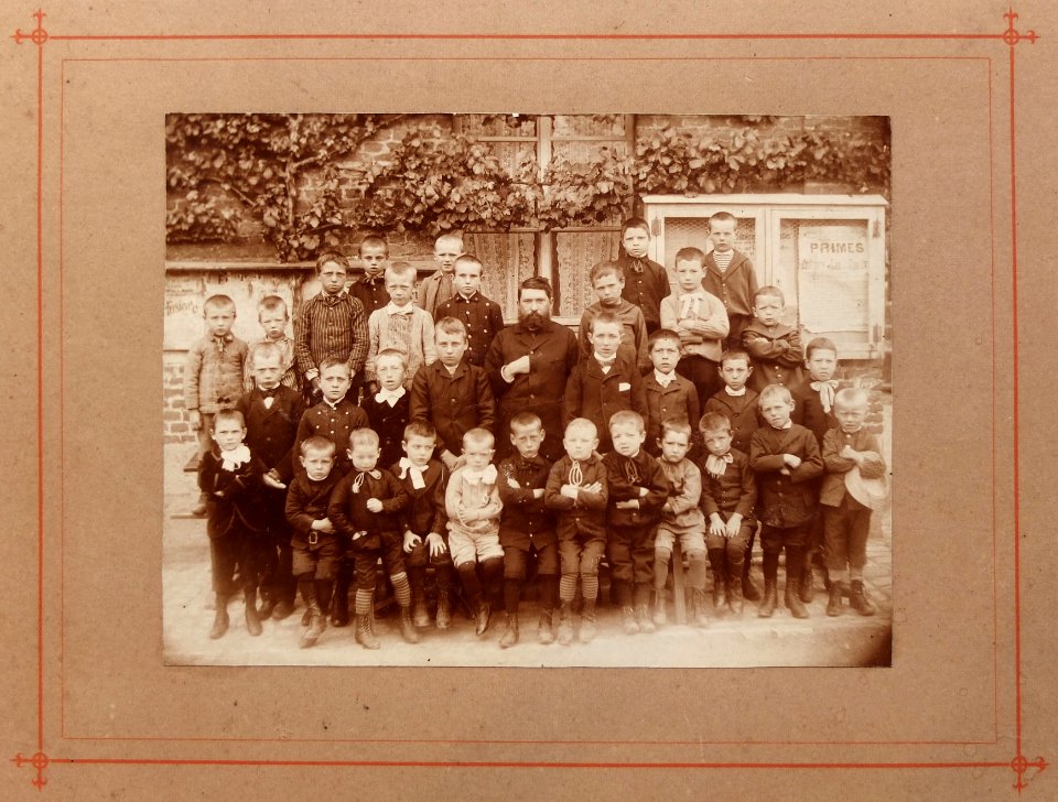 Classe primaire inconnue vers 1880
