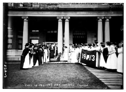 Class of 1913, Ivy Day, Barnard LCCN2014689448