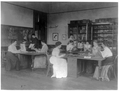 Classroom scenes in Washington, D.C. public schools - zoology class at Eastern High School LCCN2001703659