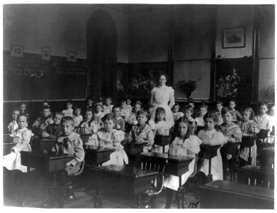 Classroom scenes in Washington, D.C. public schools- general classroom scenes, 1st Division LCCN2001703663 photo